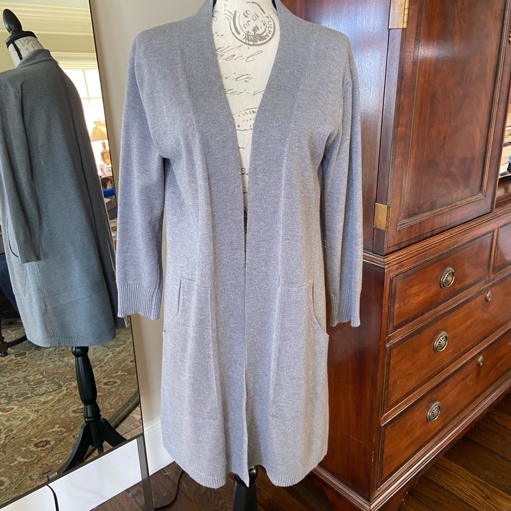 Main Strip Grey Cardigan size Large